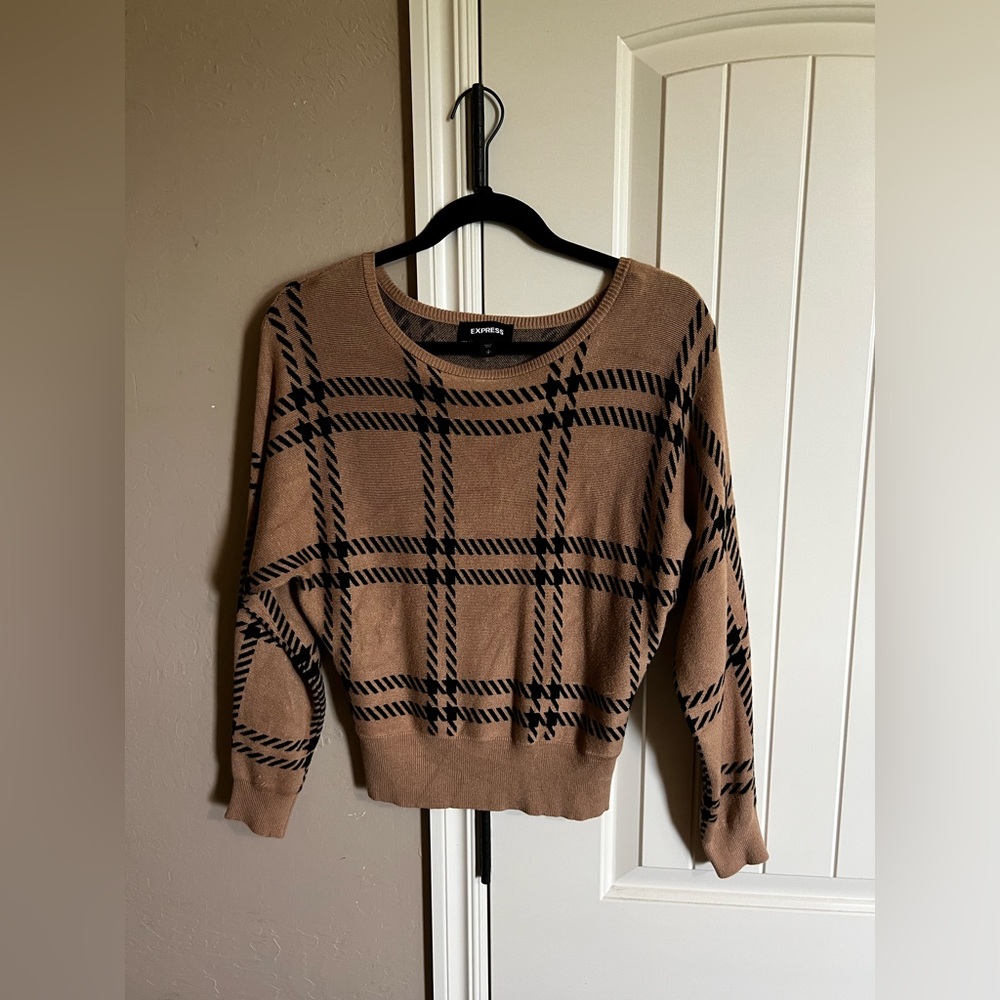 Express Tan and Black Crew Neck Sweater
